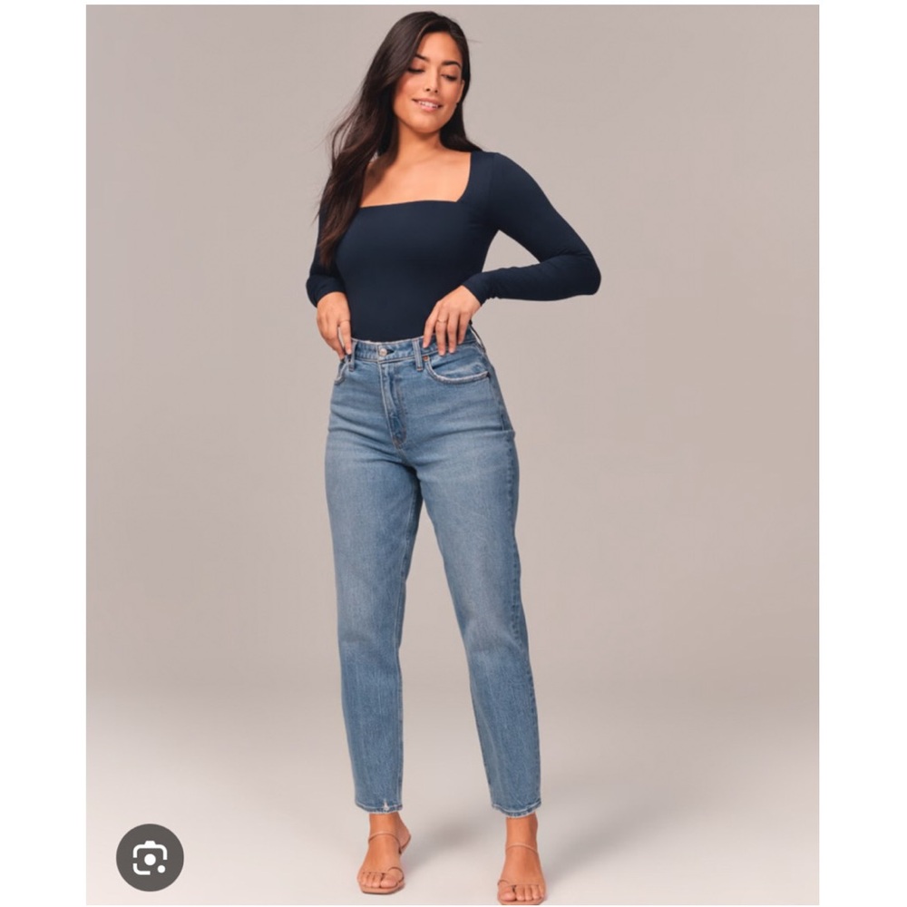 Abercrombie Curve Love The Mom High Rise Straight Leg Jeans Womens Size 31 EUC